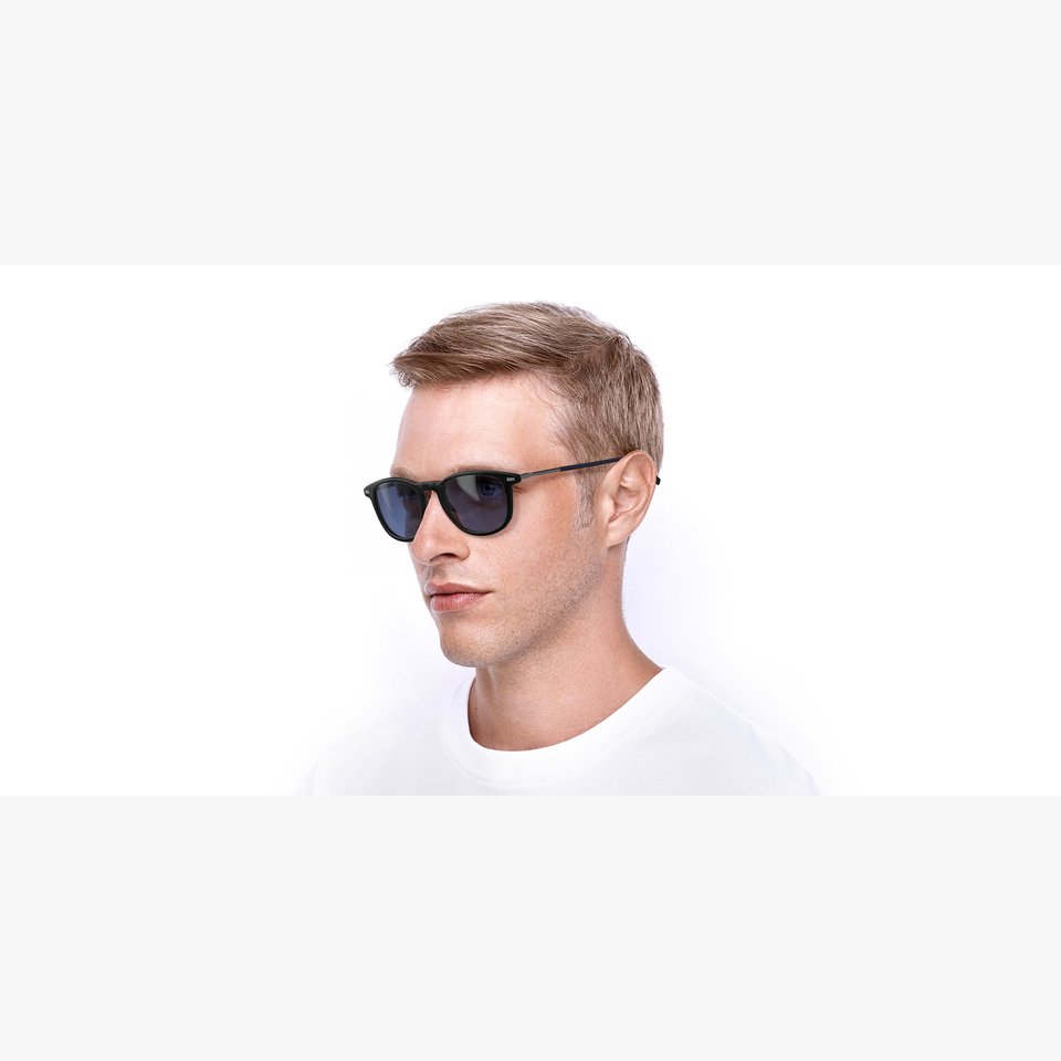 Lunettes de soleil homme 1121S noir/bleu - vue de 3/4